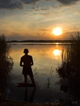 Fishing at sunset / ***