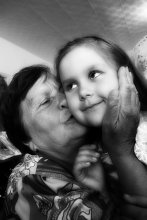 Grandmother and granddaughter / ***