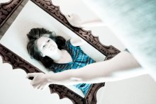 Girl and the Mirror / ***