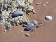 Maritime still life with stones / ***