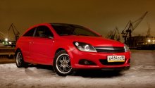 Opel Astra / ***