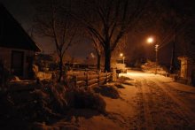 night in the village in winter / ***
