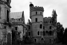 Castle of the XIX century Russian oligarch / ***