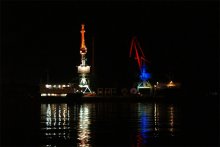 At night the sea / ***