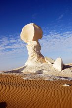 White Desert. A little-known Egypt / ***