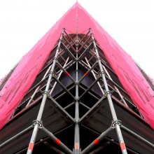 red cube / baugeruest