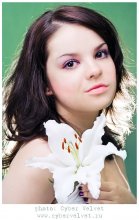 Girl with a lily / 2010
(c) Cyber Velvet