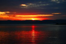 Sunset at the Krasnoyarsk sea / ***