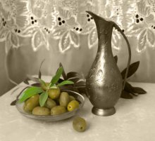 Olives are tastefully east (Olives with taste of east) / ***