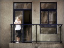 windows on the balcony / ***