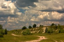 On the roads, and the clouds ... / ***