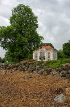 walk in Peterhof / ***