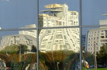 Through the Looking Glass 2 / ***