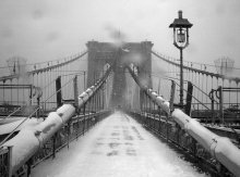 Brooklyn Bridge during a snowfall-1 / ***