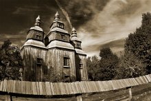 of the cathedral, a fence and fisheye ... / ***