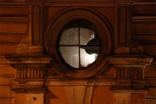 broken window / ***