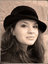 Lady in a hat! / ***