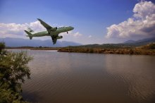 Flight over lake / Flight over lake
Let iznad vode