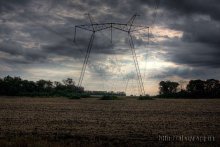 Posts, poles, wires, wires / HDR HDR
