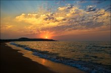 Walking along the Sea of Azov coast .. / ***