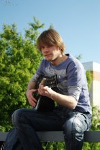 Eh, I'll take a guitar in hand / ***