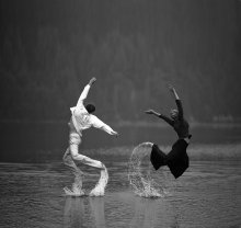 Dance in water / ***
