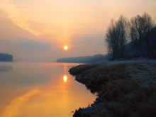 AUTUMN MORNING / ***