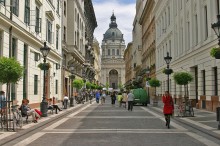 Alley in Budapest / ***