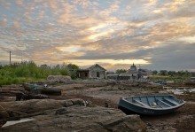 dawn in the fishing village / ***