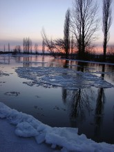 Evening in the Valley / ***