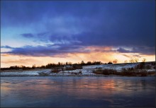 Sunset over the Western Dvina ... / _________