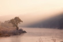 Dawn on the River / ***