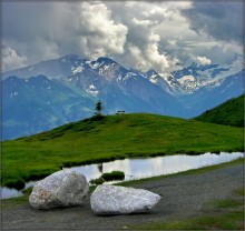 Boulders / ***