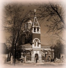 Shrine of the Annunciation in Petrovsky Park / ***
