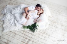 Photoshoot pregnant with her husband / ***