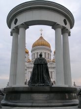 Because of the king\'s shoulder / ***