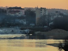 Winter sunset in the city / ***