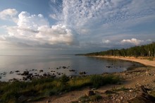 The trail along the sea / ***