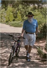 Grandfather and a bicycle / *****