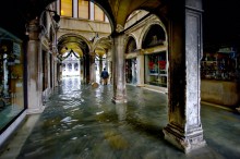 Venetsyya. San Marco Square. / ***