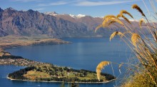 Lake Wakatipu / ***