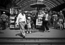 market / ***
