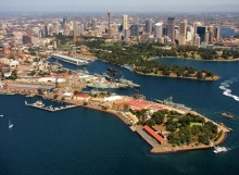 Flying over Sydney / ***