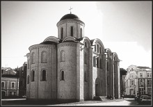 Church of the Assumption of the Virgin Pirogoshchaya, Kontraktova area / ***