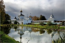 The monastery pond / ***