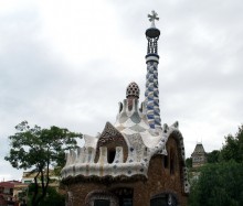 gingerbread house Gaudi / ***