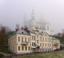 Assumption Cathedral in fog / ***