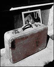 old suitcase / *****