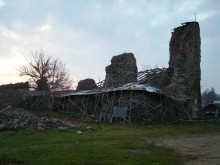 The ruins of the castle Krevo. / ***