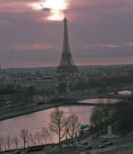 Eiffel Tower with a Ferris wheel / *****